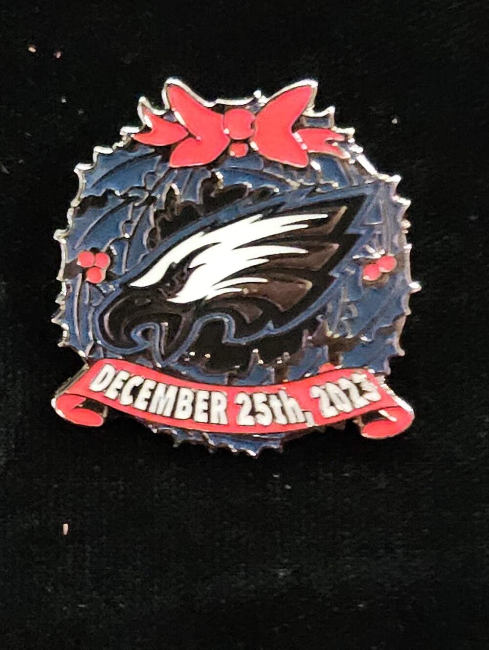 Philadephia Eagles Christmas Pin